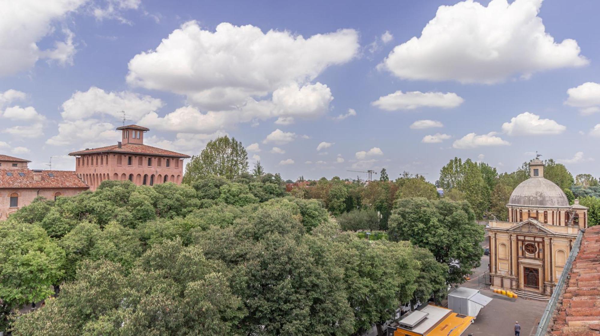 Apartamento Le Stanze Dei Pico Wi-Fi, Netflix E Una Terrazza Unica Sul Tetto Mirandola Exterior foto